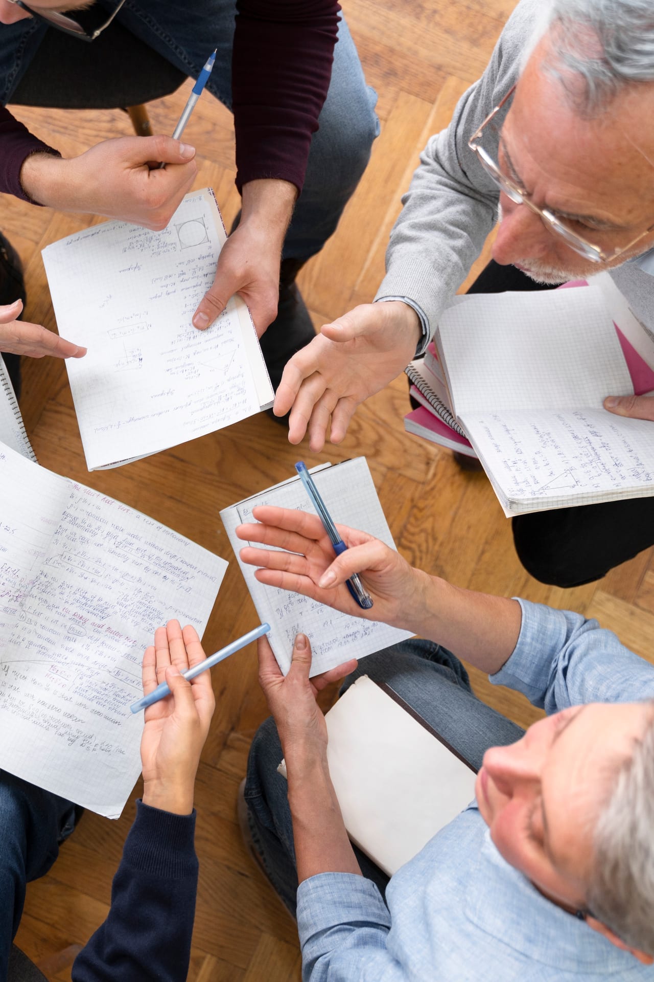 Grupo de discusión con residentes de Hogar Santa Elena